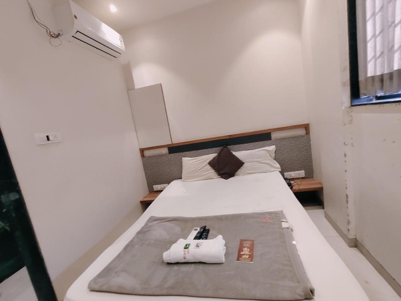 Hotel Pragati Inn Ahmednagar Eksteriør billede