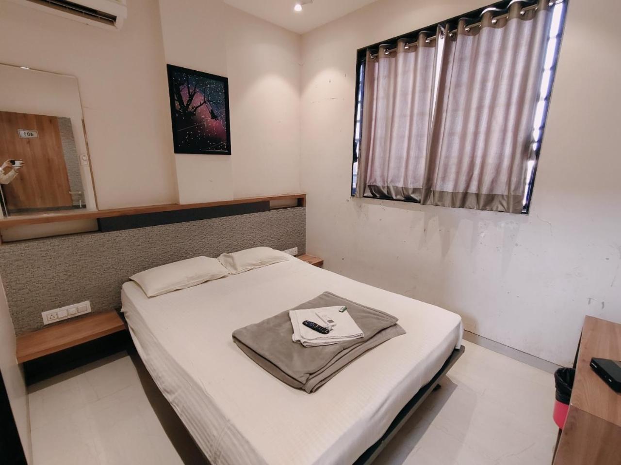 Hotel Pragati Inn Ahmednagar Eksteriør billede