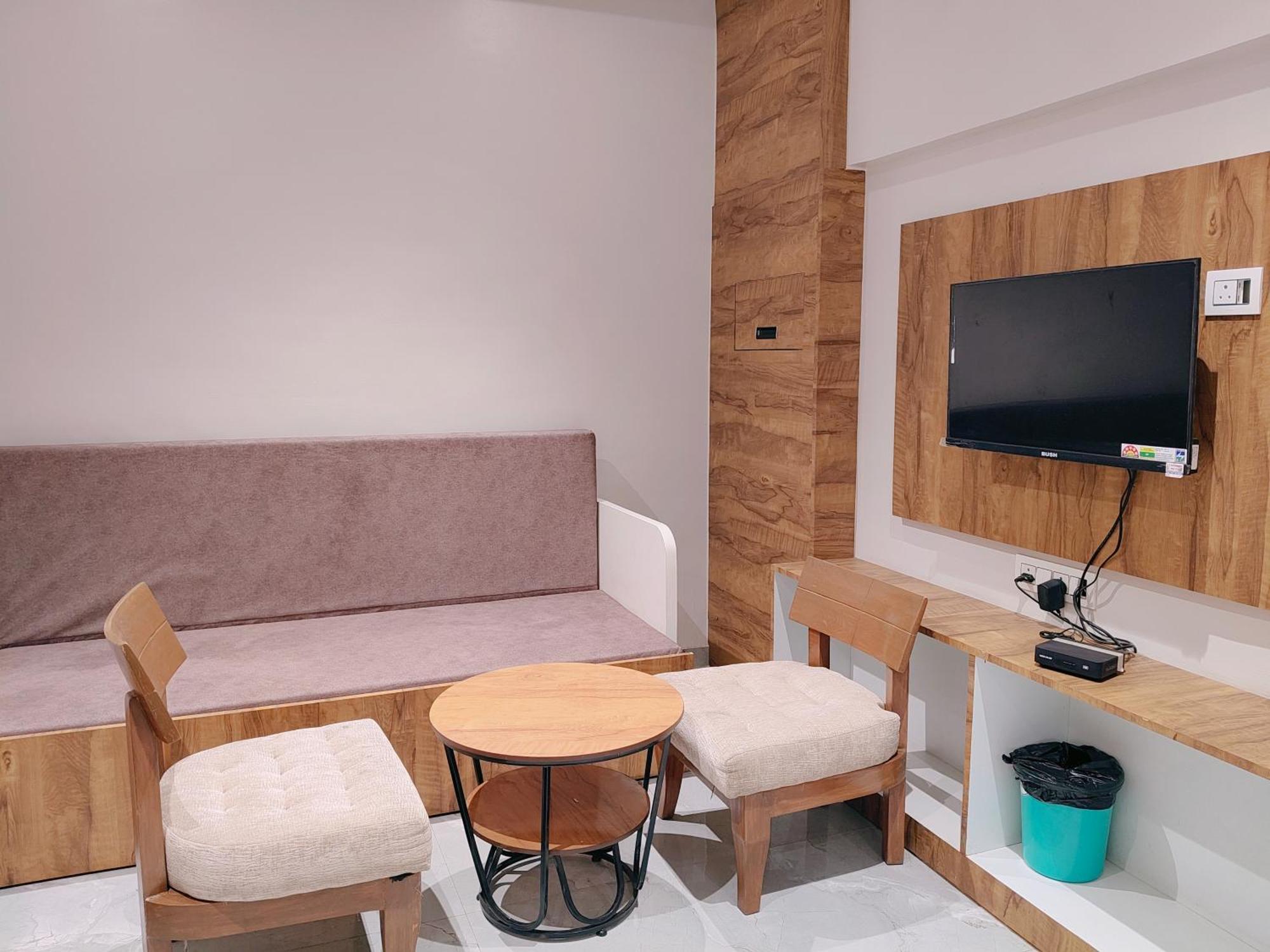 Hotel Pragati Inn Ahmednagar Eksteriør billede