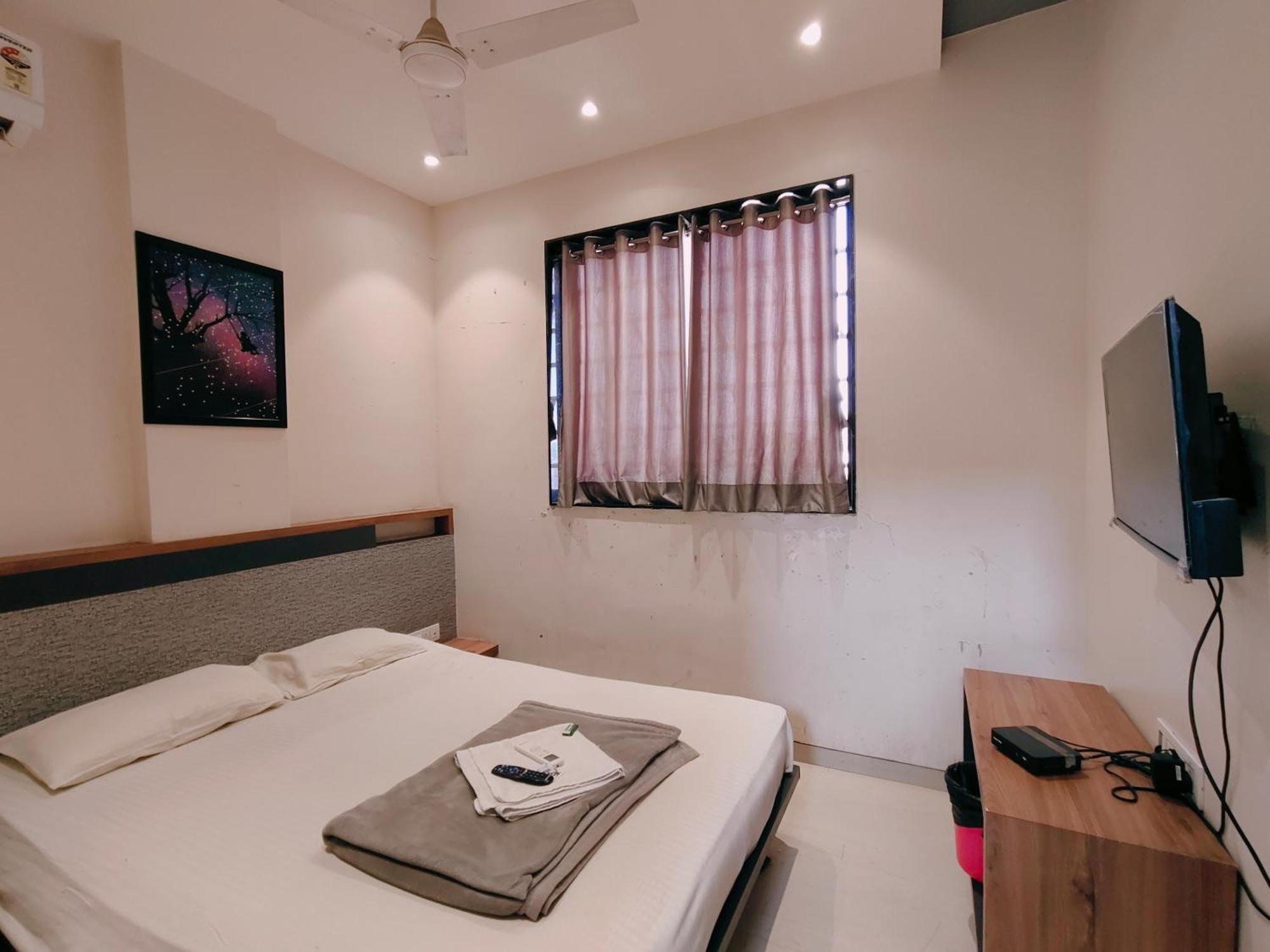 Hotel Pragati Inn Ahmednagar Eksteriør billede