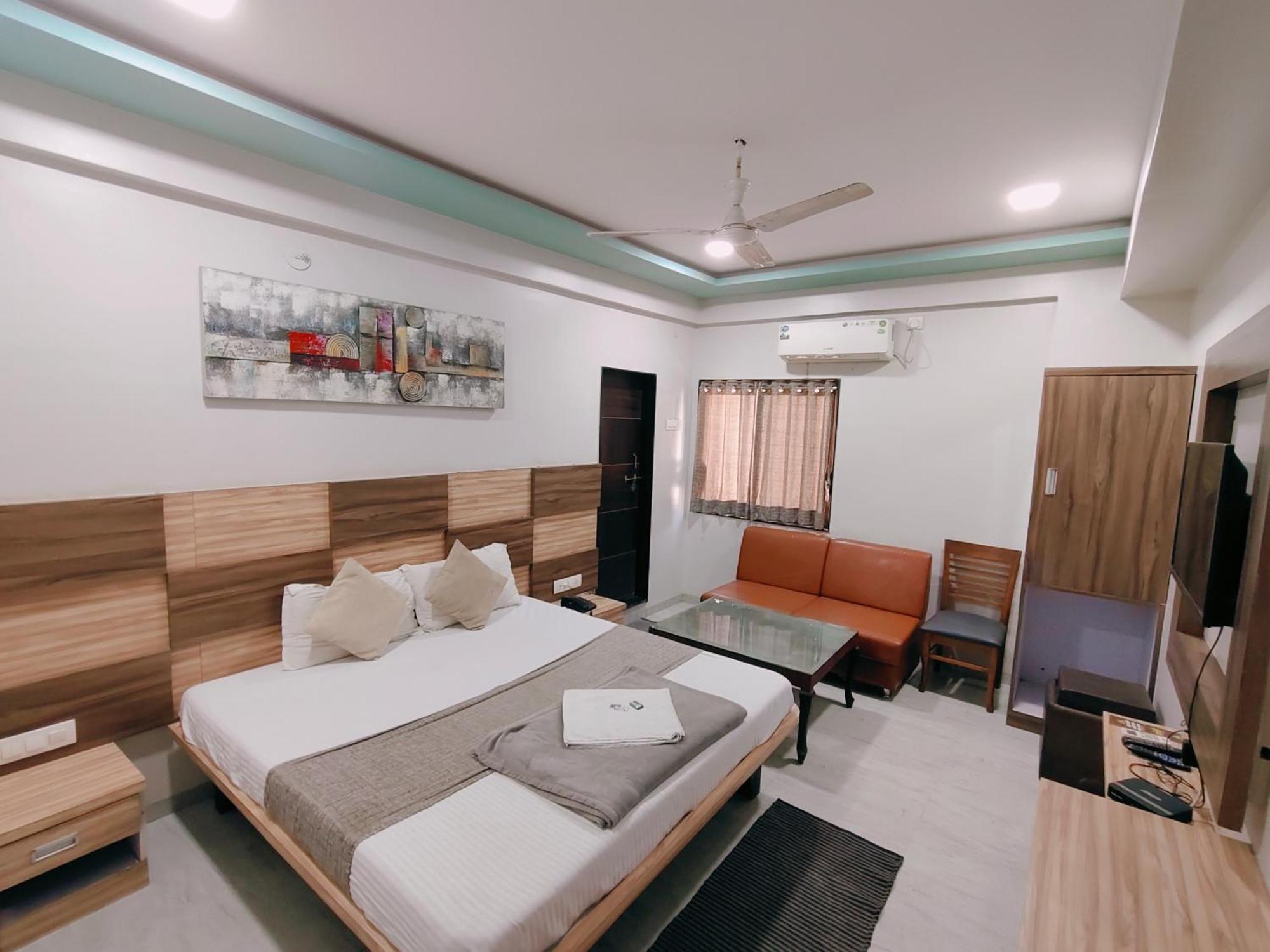 Hotel Pragati Inn Ahmednagar Eksteriør billede